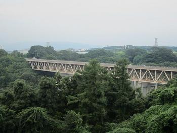 赤城高原SAから見える橋.JPG